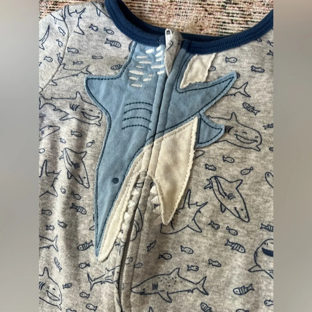 🦈Kids headquarters baby boy shark zippered jammies size 9 months